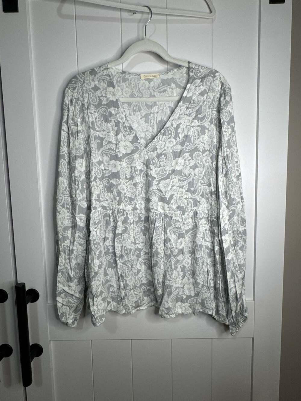 Cotton Bleu Women's Grey and White Floral Long Sleeve Peplum Blouse